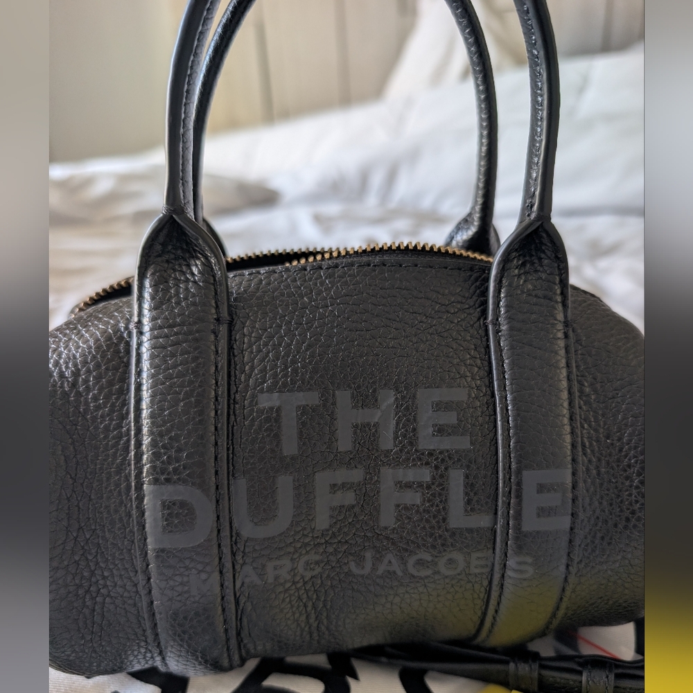 MARC JACOBS Duffle Mini Leather Top Handle Bag - Picture 3 of 9